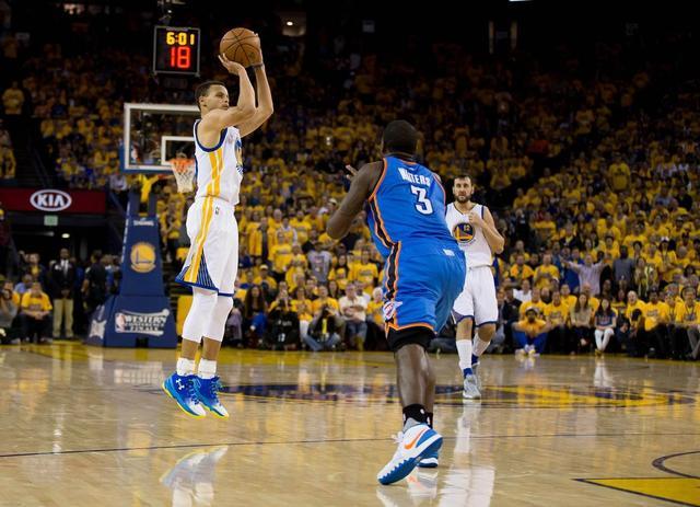 球迷们将继 球迷们将继