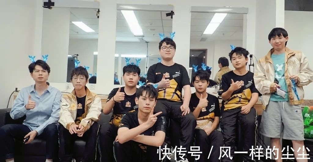 年纪轻轻的 年纪轻轻的