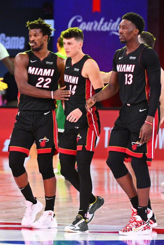 在他的带领 在他的带领