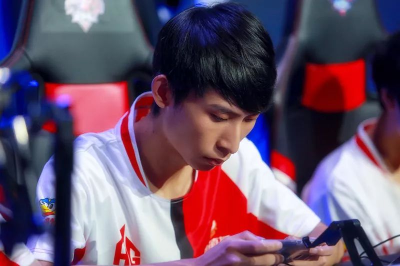 率与出手仰